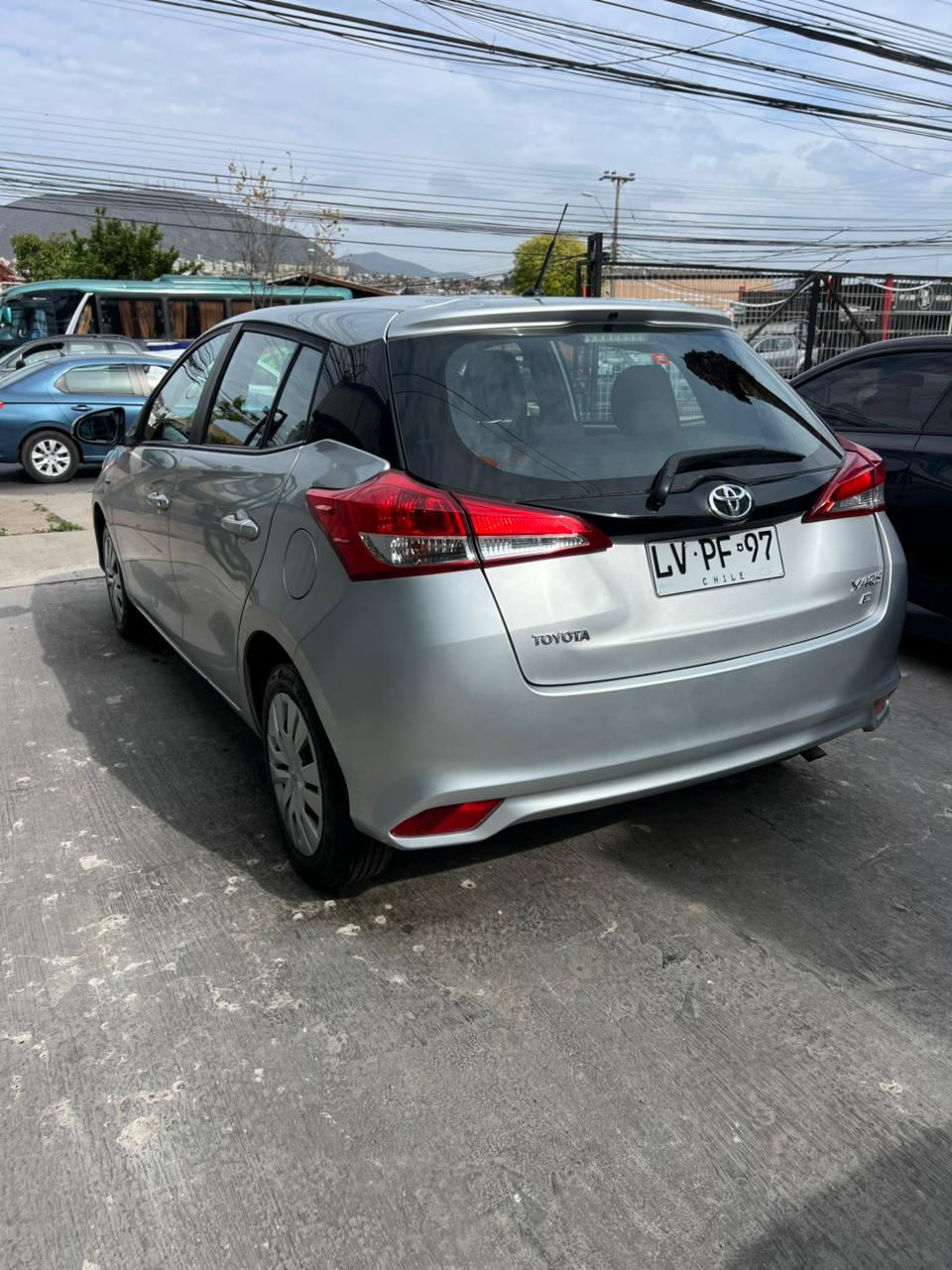 Toyota Yaris Sport 2020 - Detalle llantas y focos